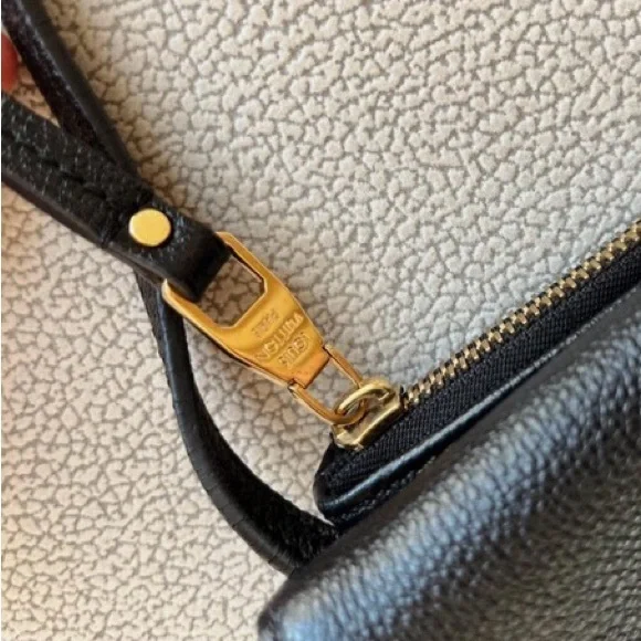 ππ BEAUTIFUL ππCROSSBODY RETIRED LEATHER EMPREINTE FLAP LOUIS VUITTON - Picture 7 of 13